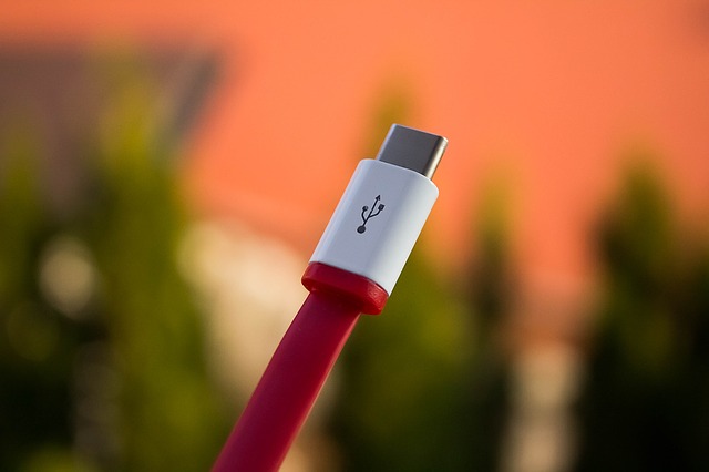 Un nou raport susține că iPhone 11 va veni cu încărcătorul USB-C în cutie